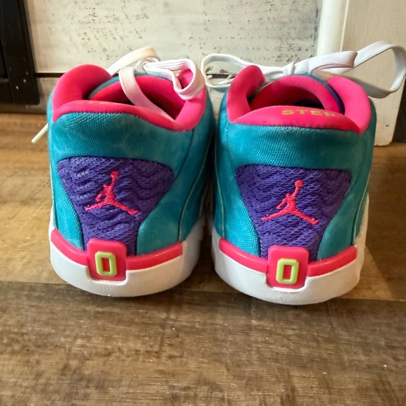 Nike Kids JT b-ball Sneakers in Teal, Pink, and Green - Picture 5 of 9
